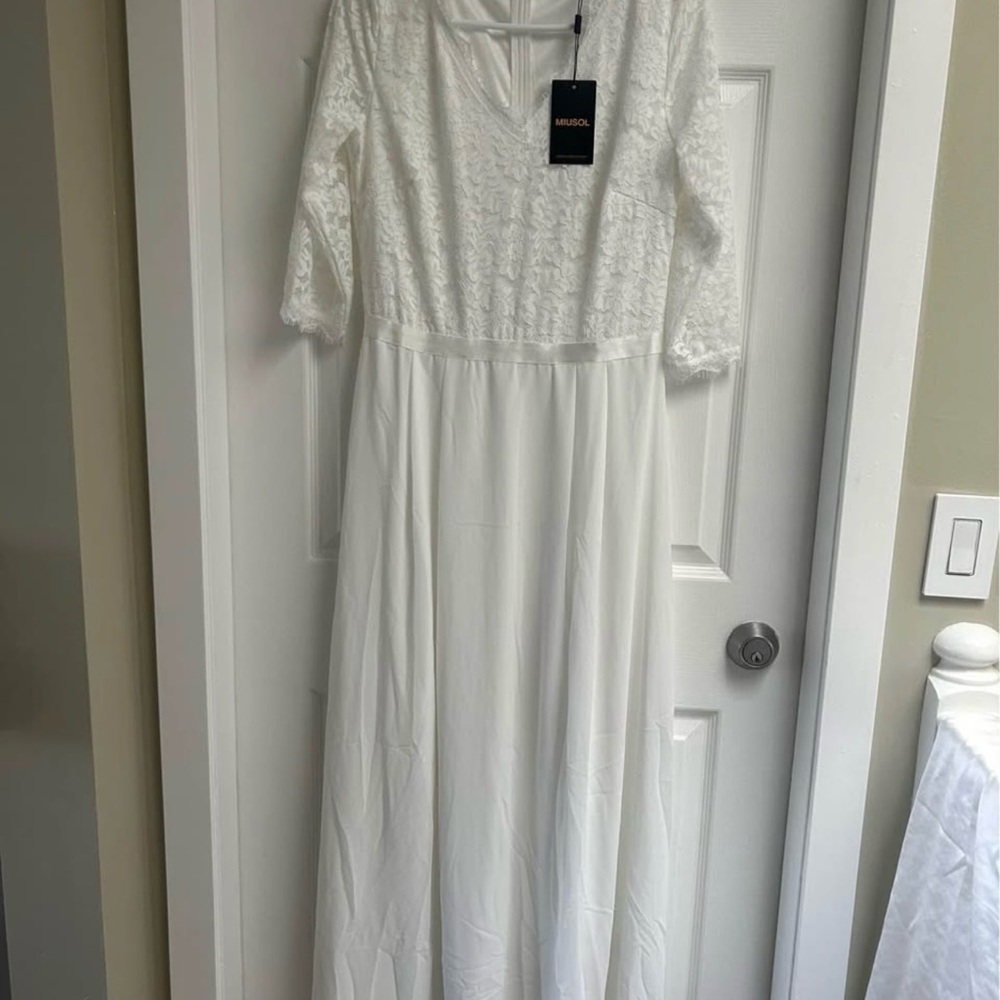 Miusol White Lace Long Sleeve Dress